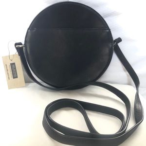 CANTEEN CROSSBODY LEATHER BLACK HANDBAG .